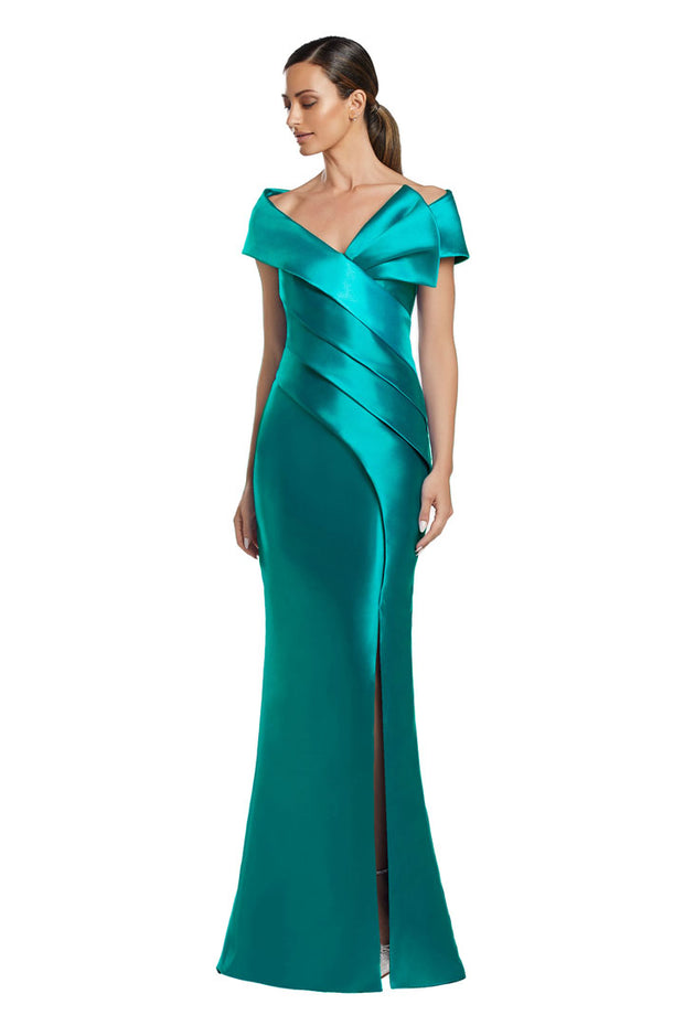 Nº 2052 Collar Frill Gown