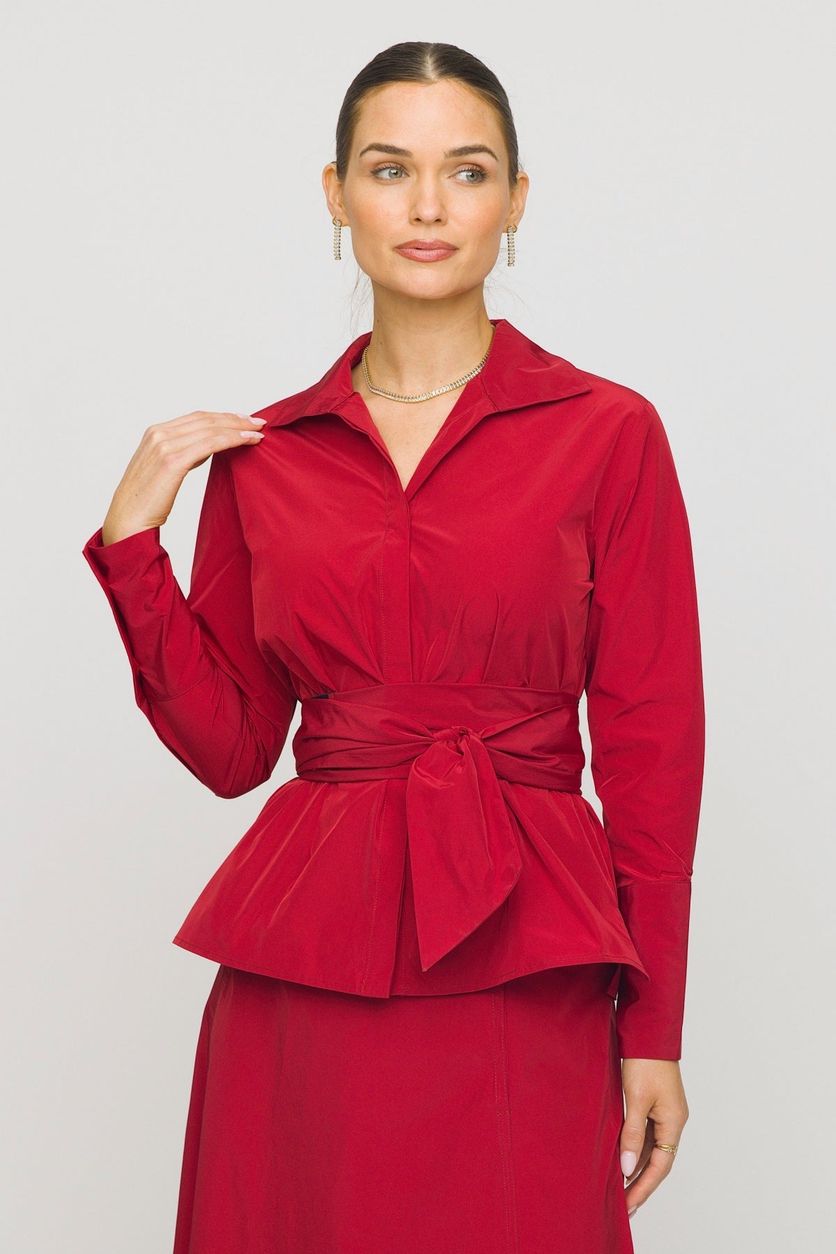 26" Long Sleeve Wing Collar Blouse