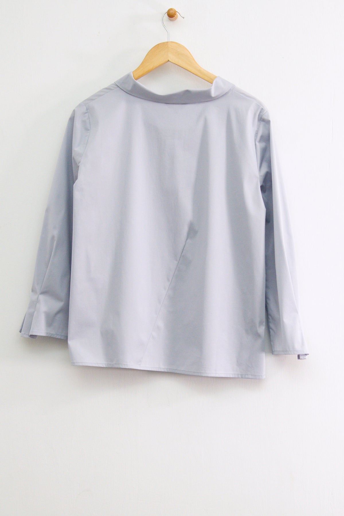 26" Folded Collar Pullover Top