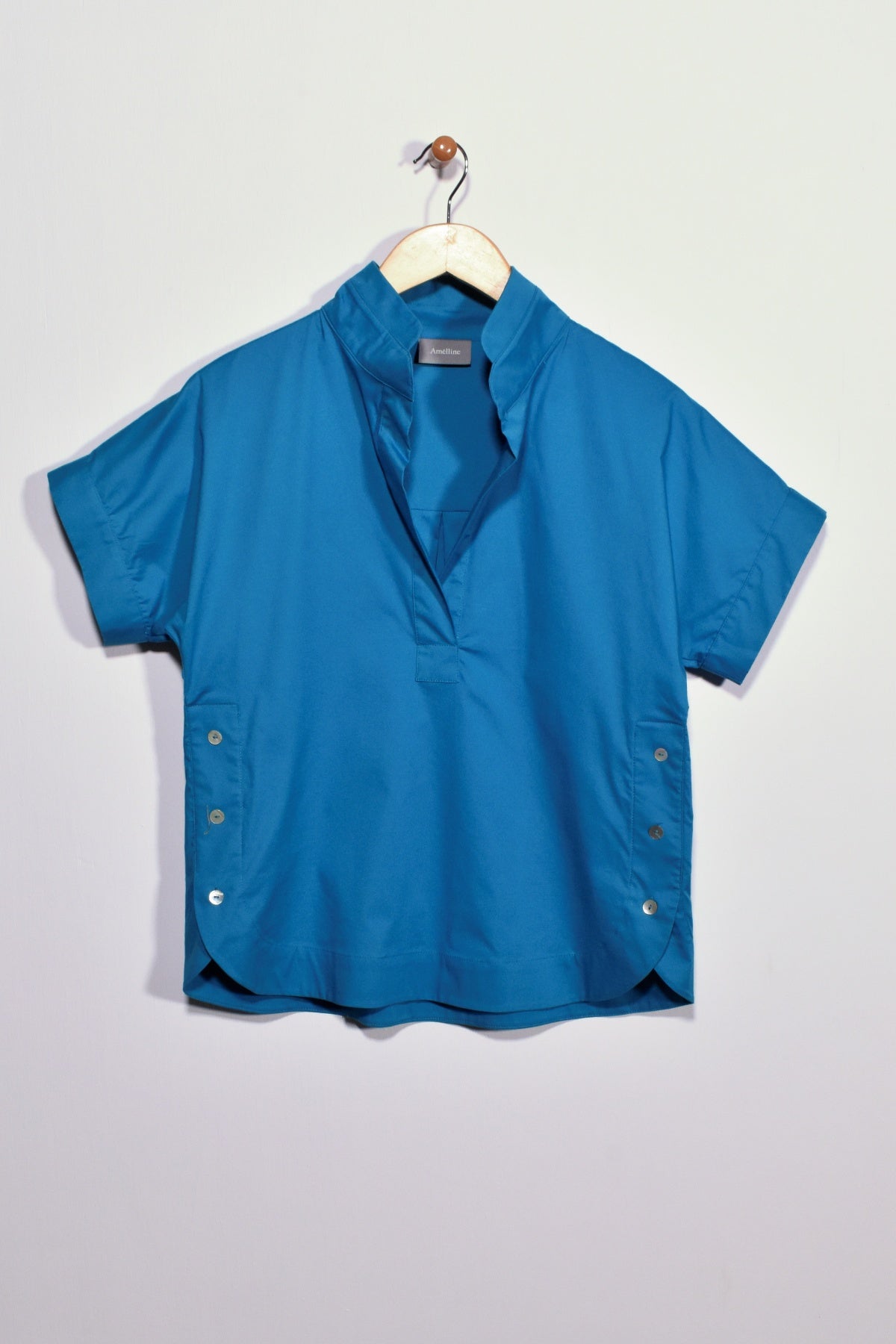 25" Short Sleeve Shirt with Side Buttons Amélline