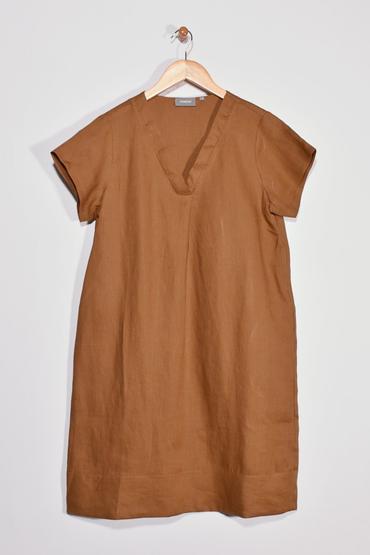 36" Short Sleeve V-Neck Dress with Pockets Amélline